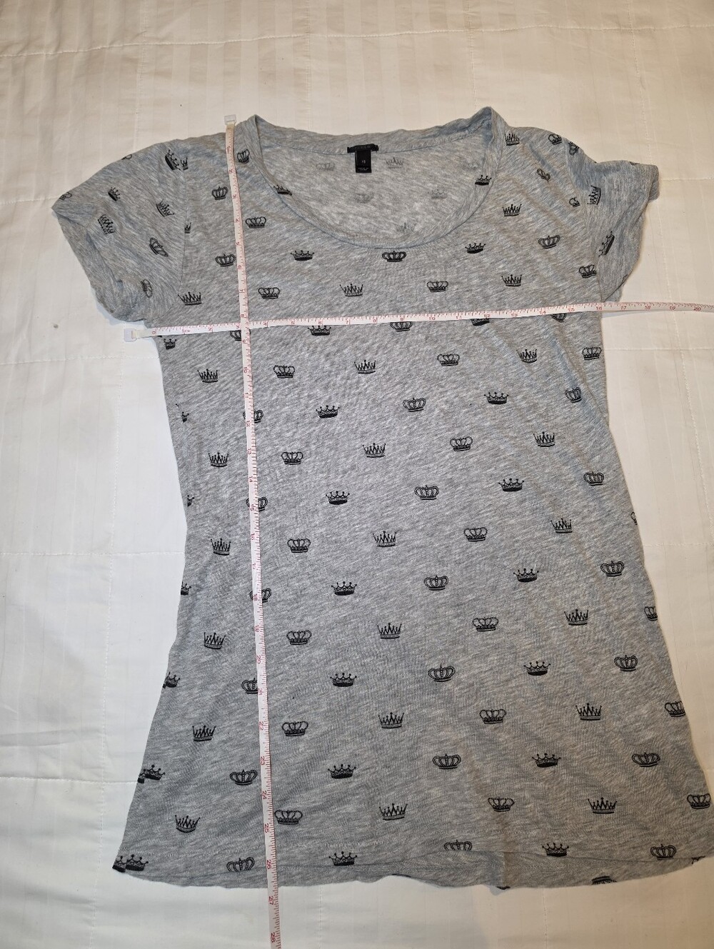 QUEENS CROWN print J. Crew Grey Round neck tee - Picture 3 of 4